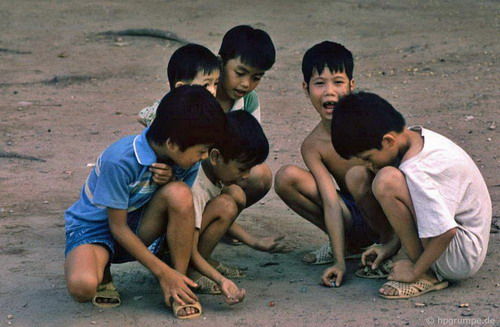 Trò chơi dân gian Bắn Bi - BlogSudo